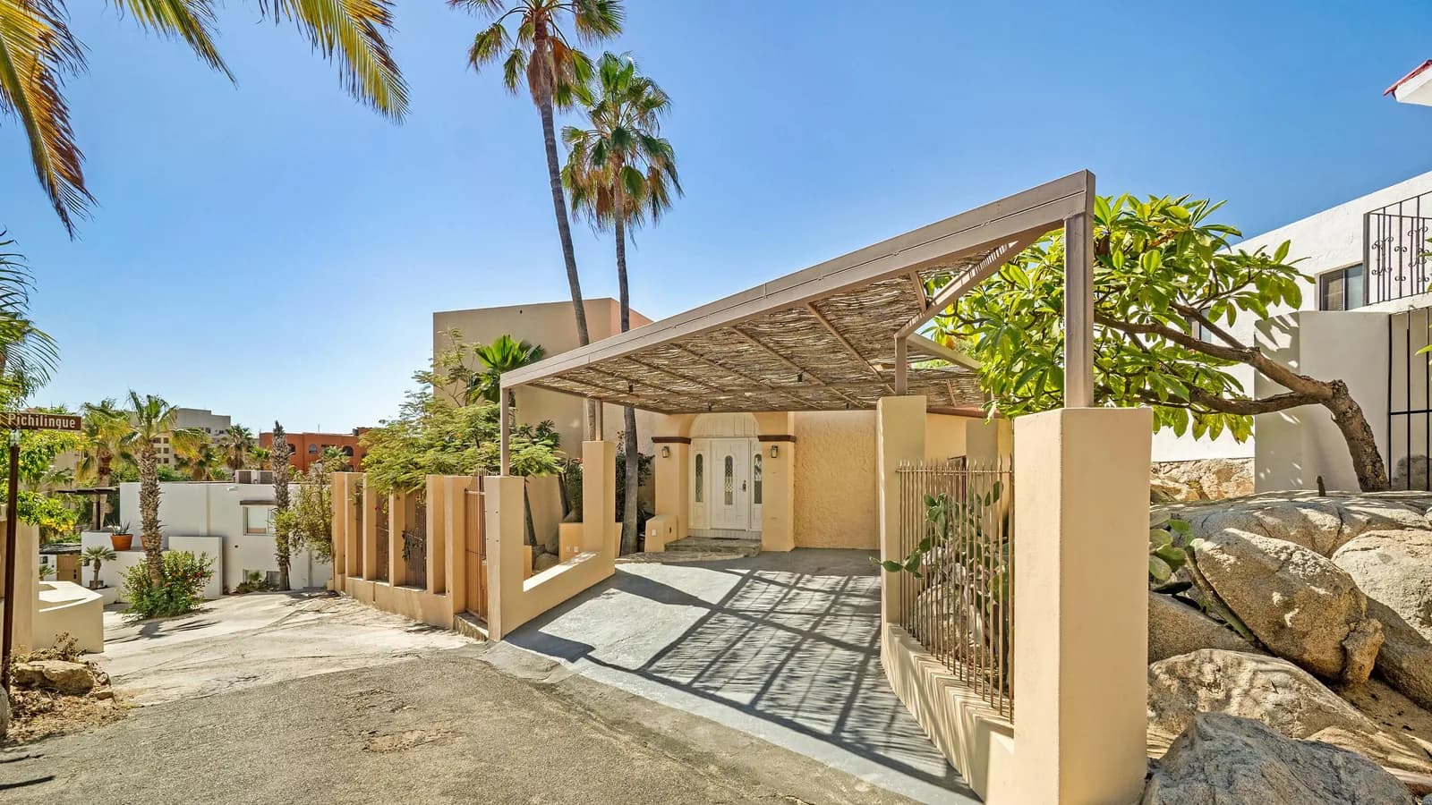 Cabo Bello gallery photo 2