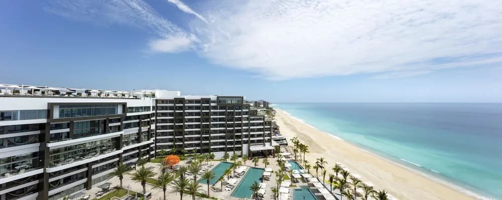 Garza Blanca Resort & Spa, a resort in The Corridor