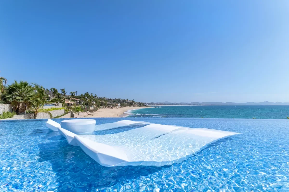 Casa Elije infinity pool overlooking the ocean in Palmilla, Los Cabos